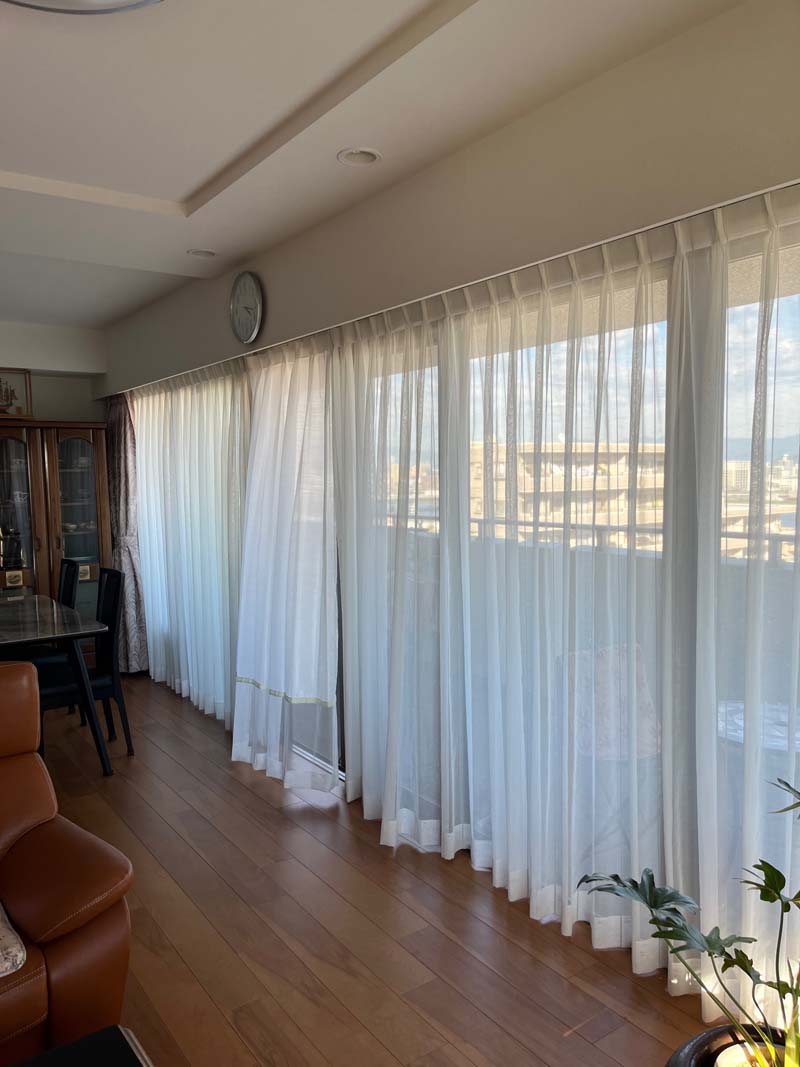 サイズ：幅30～100cm×丈80～150cm：1枚 昼夜目隠し、なのに採光