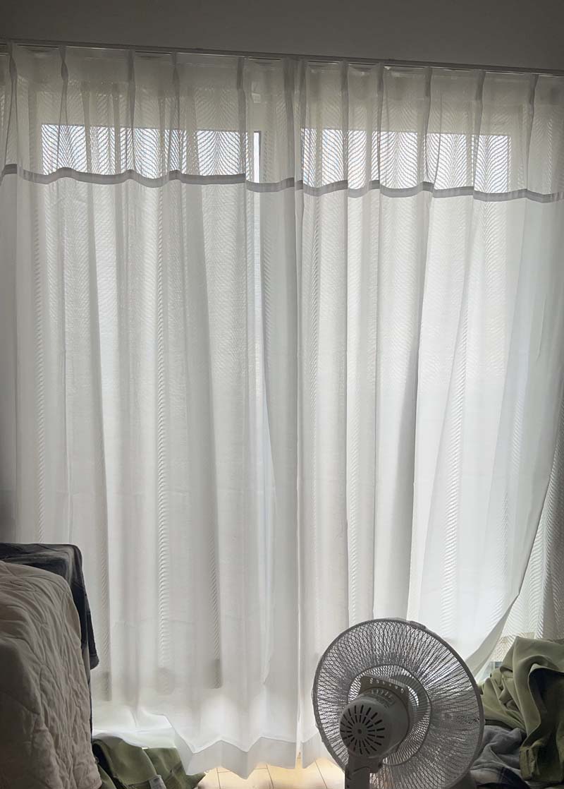 サイズ：幅30～100cm×丈80～150cm：1枚 昼夜目隠し、なのに採光・換気