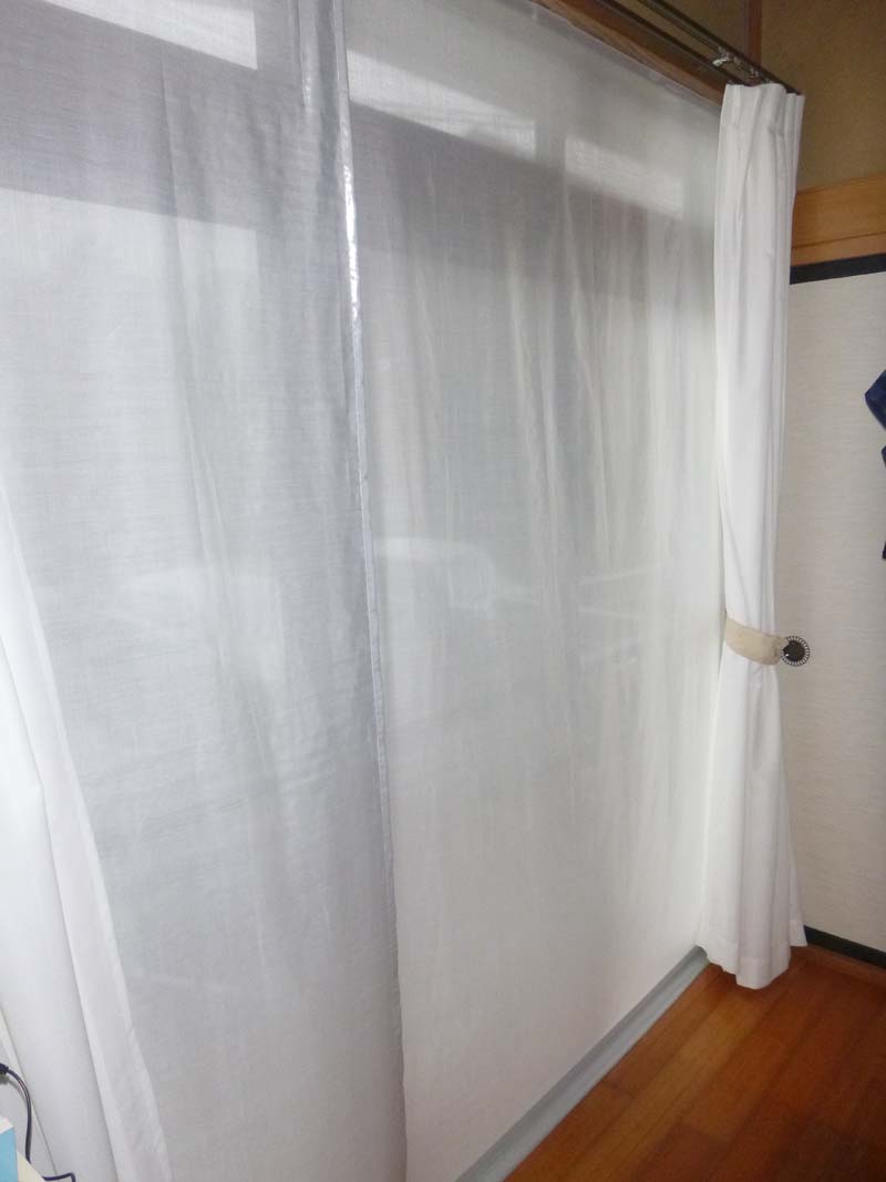 貼るだけ2分で防寒・防暑・節電対策「マジで貼るだけサーマルクロス